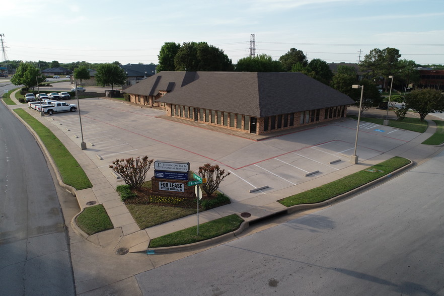 Primary Photo Of 1864 Norwood Dr, Hurst Office For Lease