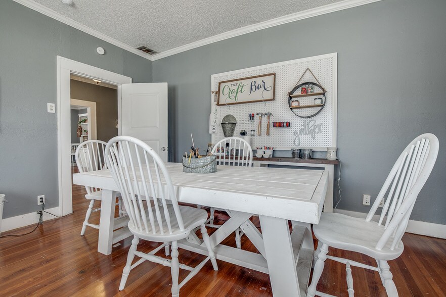 More Photos Of 207 Laurence Dr, Heath Office For Lease