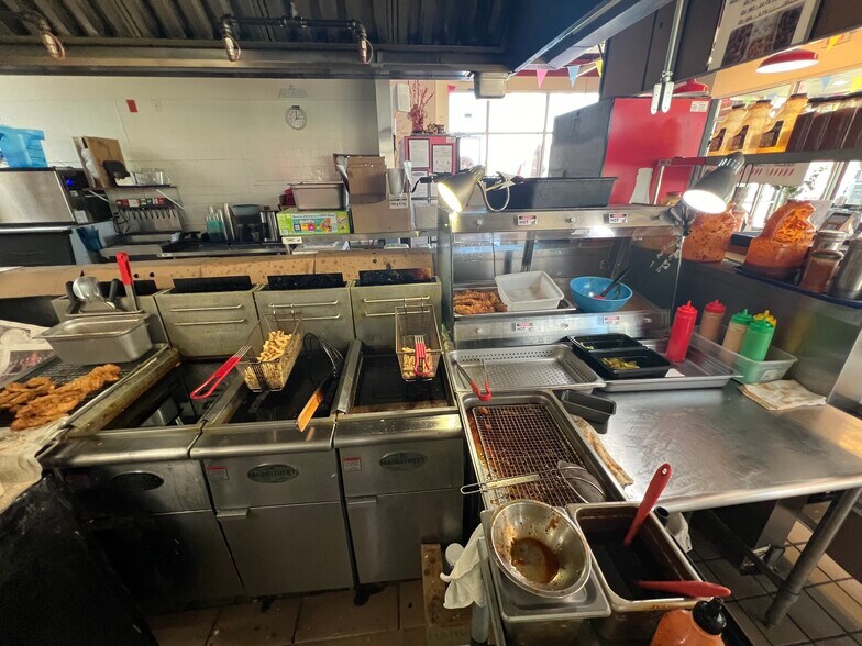 More Photos Of 7205 S Broadway Ave, Tyler Fast Food For Lease