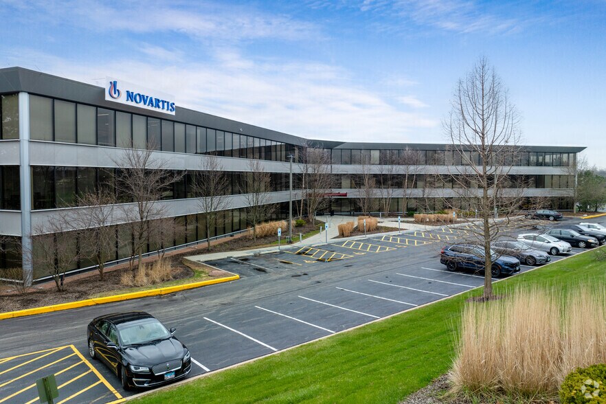 More Photos Of 2275 Half Day Rd, Bannockburn Office For Sale