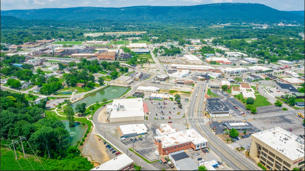 More Photos Of 403 Chickamauga Ave, Rossville Loft Creative Space For Lease