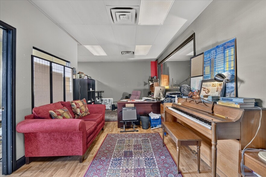 More Photos Of 221-223 N Locust St, Denton Office For Sale