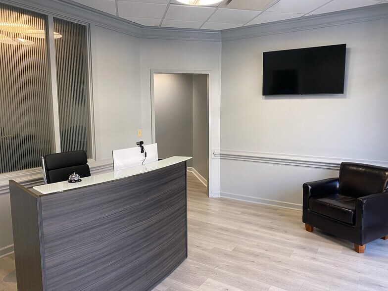More Photos Of 213 Overlook Cir, Brentwood Office For Lease