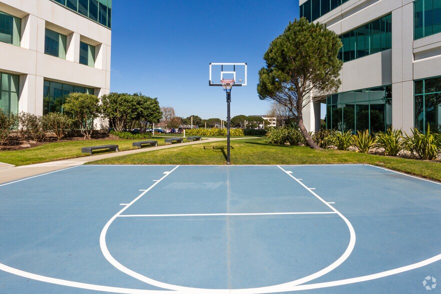 More Photos Of 2000 Sierra Point Pky, Brisbane Office For Lease