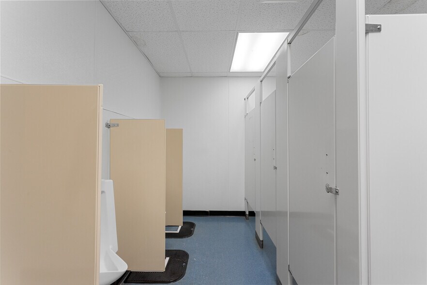 More Photos Of 2066 125th Ave NW, Watford City Industrial For Sale