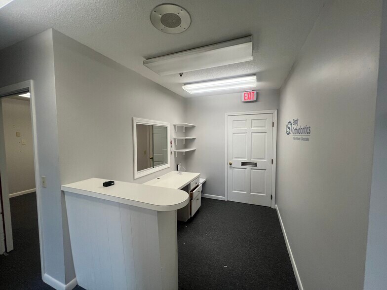 More Photos Of 87-89 Main St, Rutland Freestanding For Lease