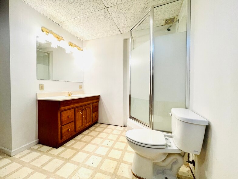 More Photos Of 1601 NE Madison Ave, Peoria Religious Facility For Sale