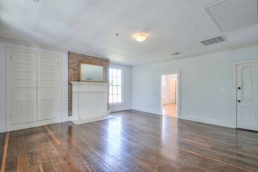 More Photos Of 5294 Main St, Spring Hill Office Residential For Sale