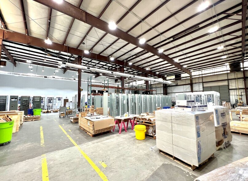 More Photos Of 5101-5111 Milwee St, Houston Warehouse For Lease