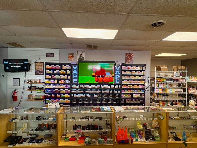 More Photos Of 802 Lima St, Wapak Storefront Retail Office For Sale