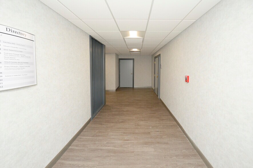 More Photos Of 127 Union Ave, Ridgewood Medical For Lease