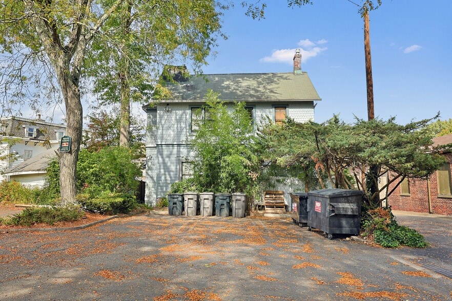 More Photos Of 2 Union St, Sparkill Storefront For Sale