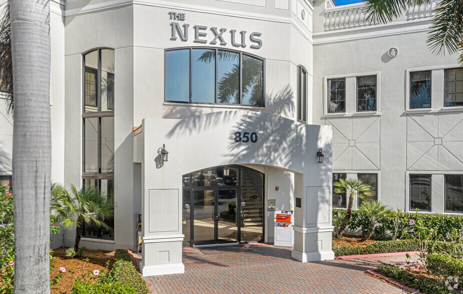More Photos Of 850 NW Federal Hwy, Stuart Office For Lease