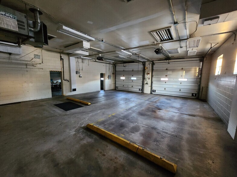 More Photos Of 21502 Pickett Ave, South Chesterfield Office For Sale