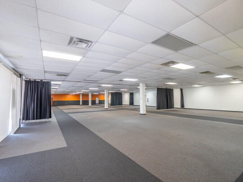 More Photos Of 900 Bugg Ln, San Marcos Storefront For Lease