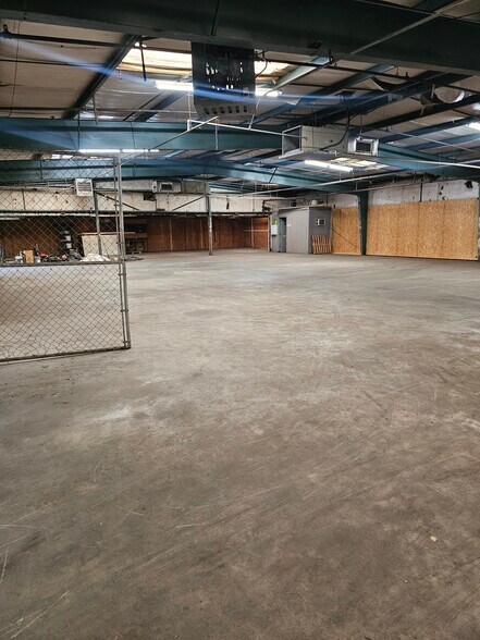 More Photos Of 6221 Monticello Rd, Columbia Warehouse For Lease