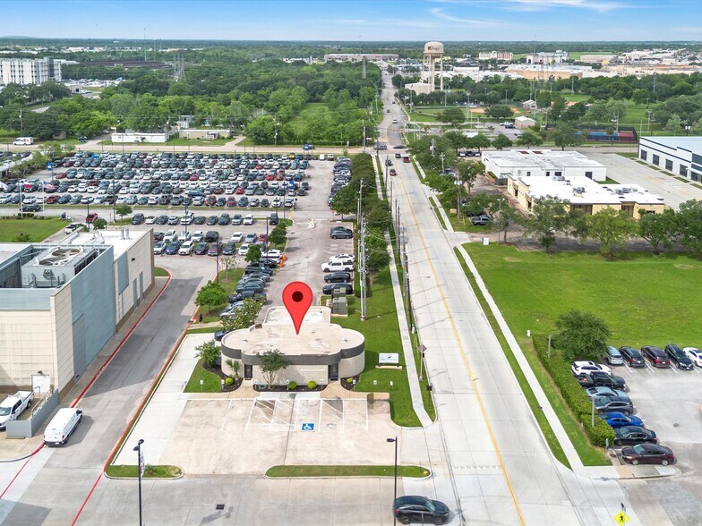 More Photos Of 525 Blossom St, Webster Medical For Sale