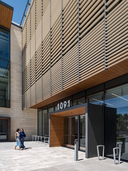 More Photos Of 1091 Industrial Rd, San Carlos Research And Development For Lease