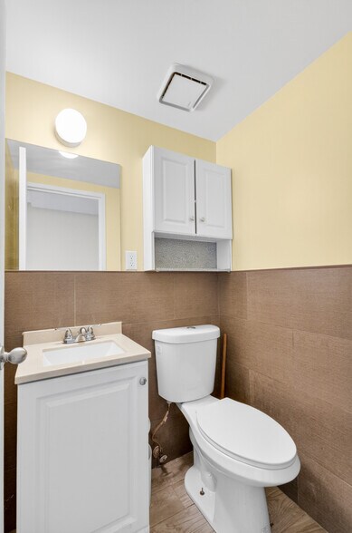 More Photos Of 13701 Northern Blvd, Flushing Storefront Retail Office For Sale