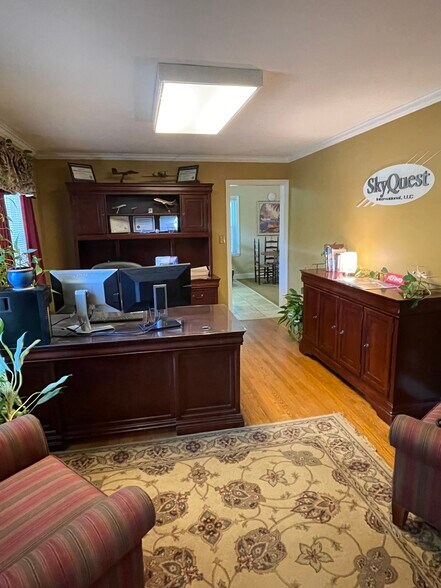 More Photos Of 2715 Reynolda Rd, Winston-Salem Office For Sale