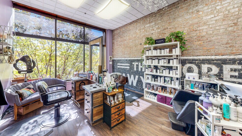 More Photos Of 124 College St, Asheville Office Residential For Sale