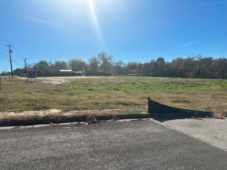 More Photos Of 3020 W Gentry Pky, Tyler Land For Sale