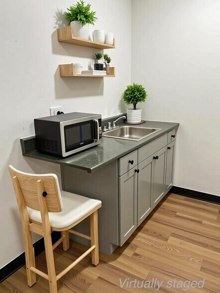 More Photos Of 1530 Commercial Ct, Jonesboro Office For Lease