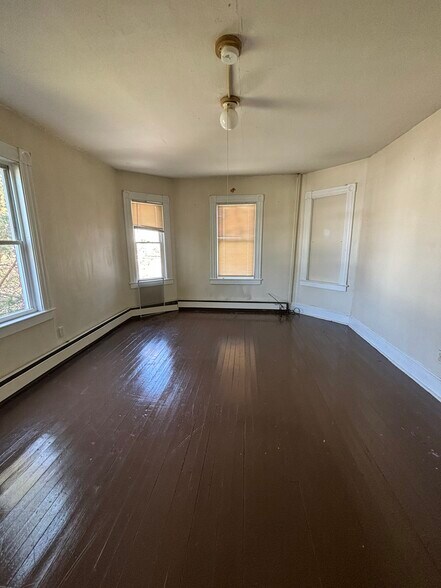 More Photos Of 240-242 Washington St, New Britain Apartments For Sale