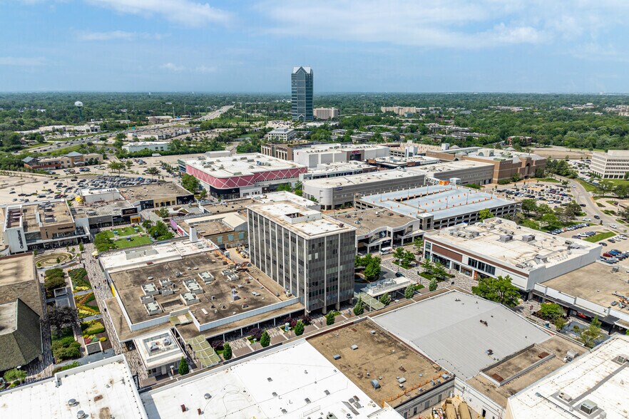 More Photos Of 100-120 Oakbrook Ctr, Oak Brook Medical For Lease