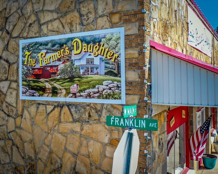 More Photos Of 223 W Main St, Mountain View Storefront For Sale