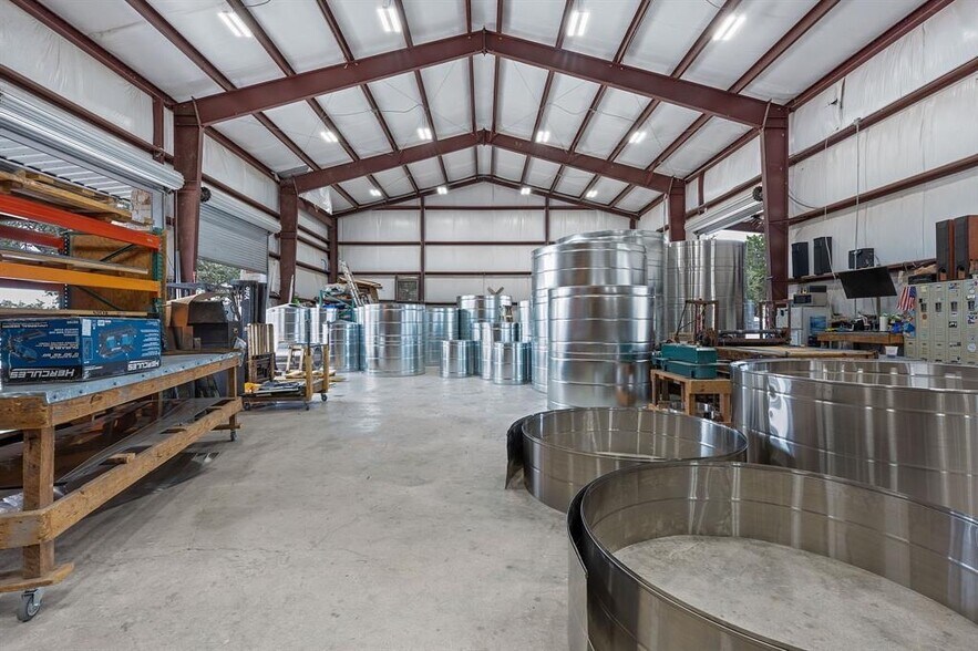 More Photos Of 16299 Fitzhugh Rd, Dripping Springs Warehouse For Sale