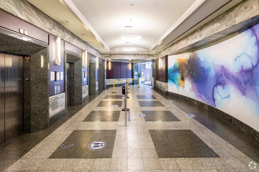 More Photos Of 277 Wellington St W, Toronto Office For Lease