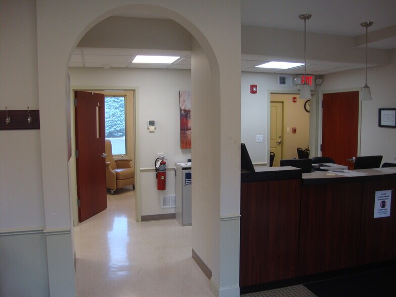 More Photos Of 167 Main St, Metuchen Medical For Lease