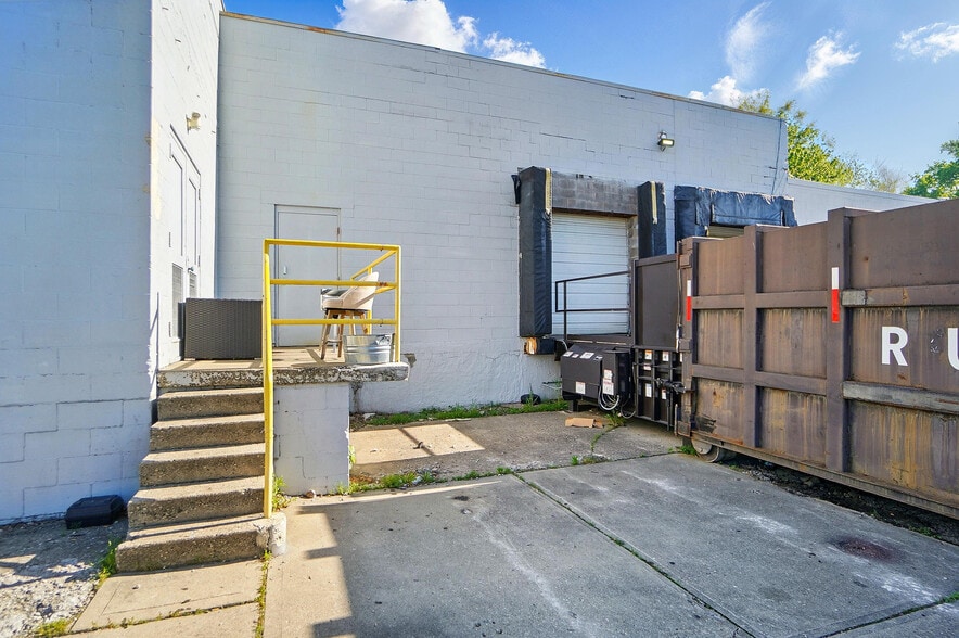 More Photos Of 50 Eswin St, Cincinnati Freestanding For Sale