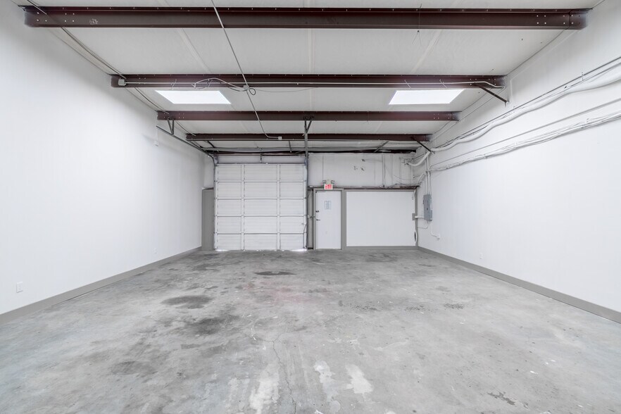 More Photos Of 3205 Industrial Way, Snellville Manufacturing For Sale