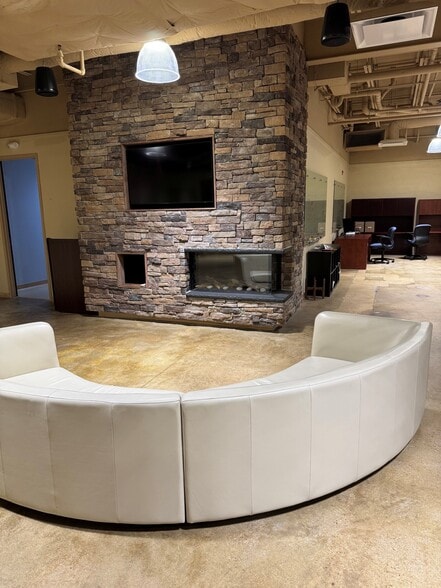 More Photos Of 7230 Lee Deforest Dr, Columbia Office For Sale