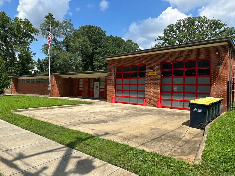 More Photos Of 2136 Remount Rd, Charlotte Loft Creative Space For Lease