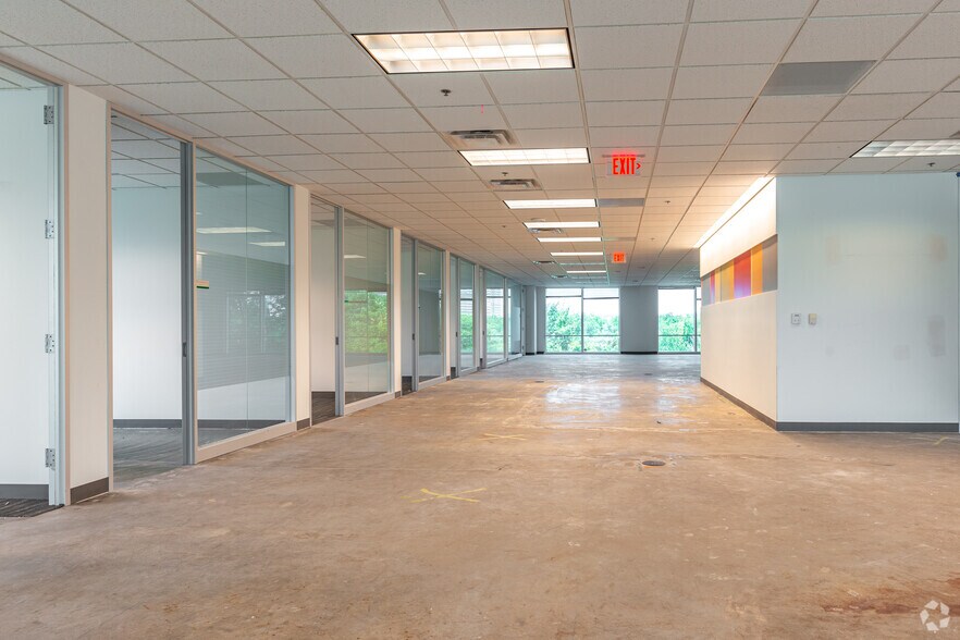 More Photos Of 2600 N Central Expy, Richardson Office For Lease