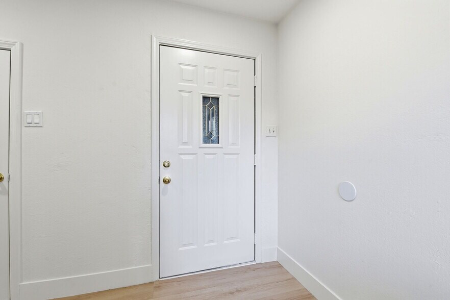 More Photos Of 2115 University Ave, Mountain View Multifamily For Sale