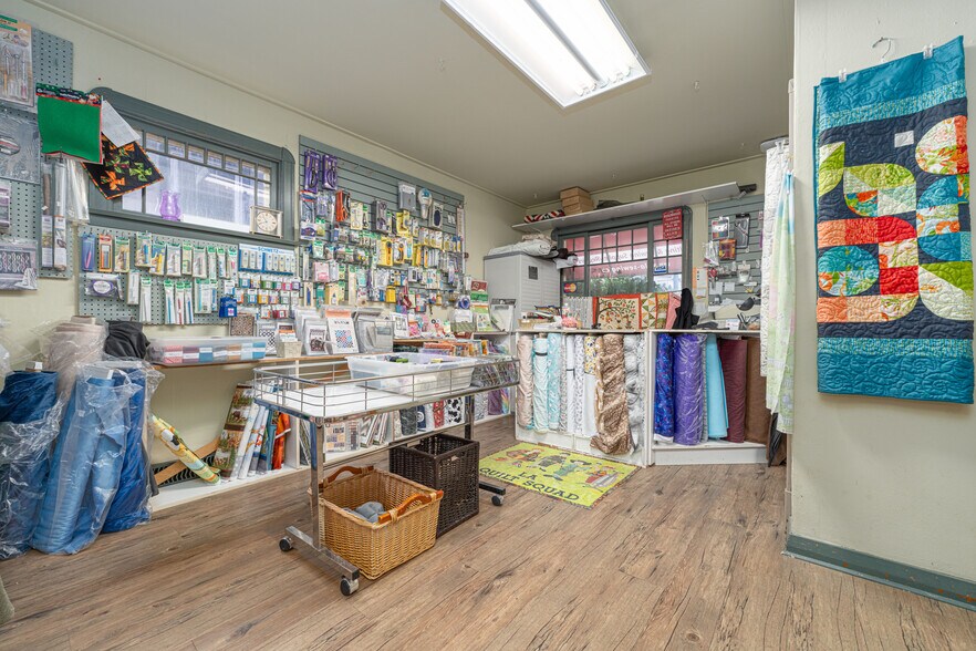 More Photos Of 5028 50th Ave, Lamont General Retail For Sale