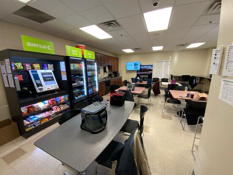 More Photos Of 3170 Yeager Dr, Green Bay Warehouse For Lease