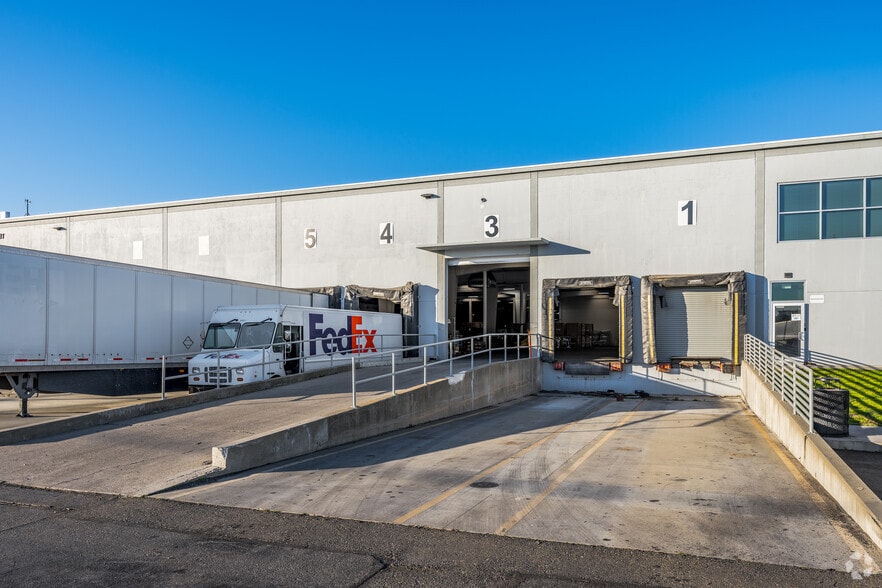 More Photos Of 2031 Optisolar Ln, Mcclellan Warehouse For Lease