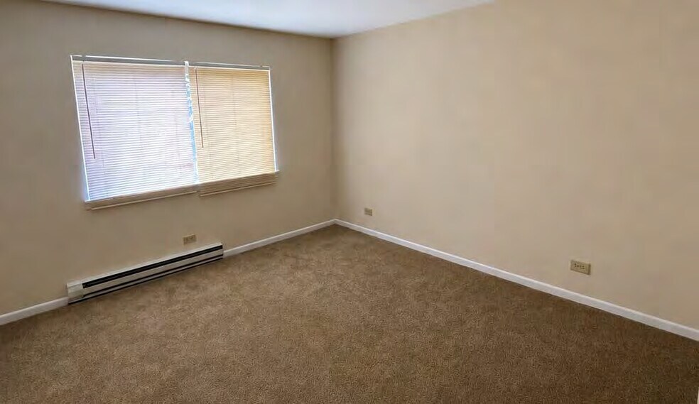 More Photos Of 2006 Stadium Rd, Charlottesville Apartments For Sale
