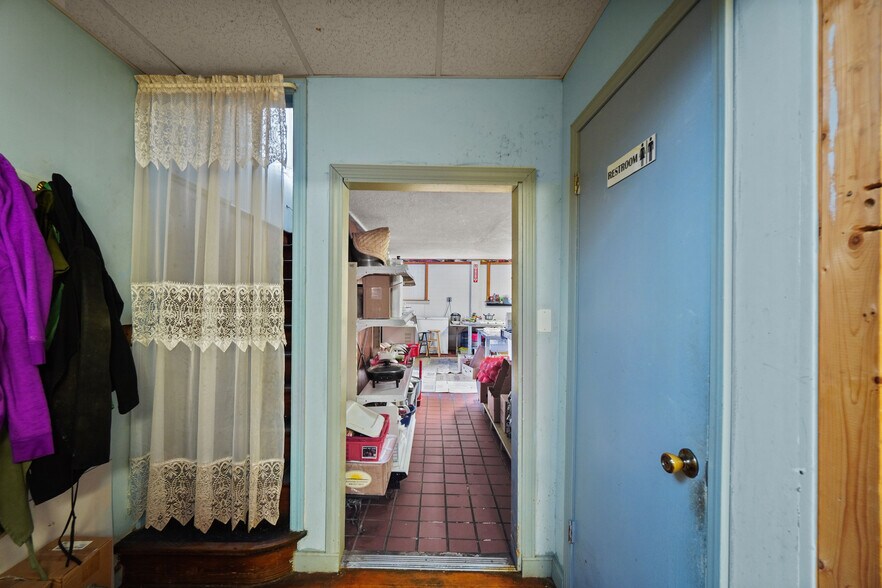 More Photos Of 415-423 Arnold St, Woonsocket Storefront For Sale