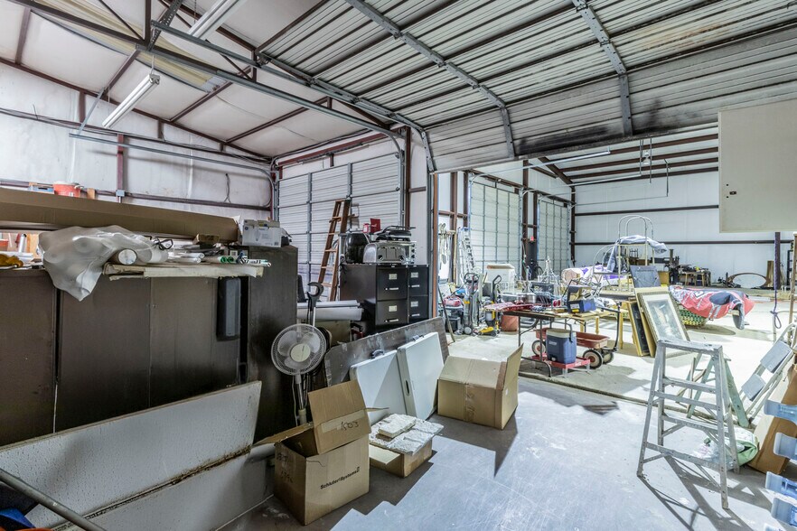 More Photos Of 9840 Jacksboro Hwy, Fort Worth Warehouse For Sale