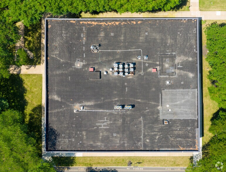 More Photos Of 2 Neshaminy Interplex, Trevose Office For Lease