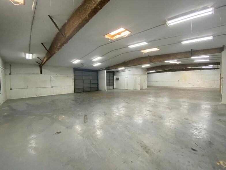 More Photos Of 7012 Belgold St, Houston Warehouse For Lease