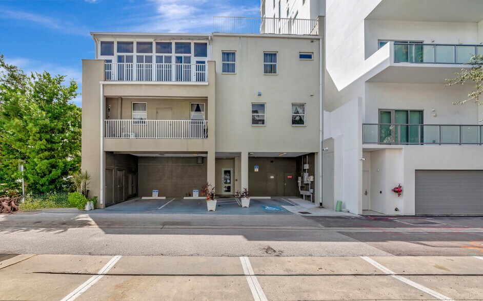 More Photos Of 1345 2nd St, Sarasota Office Residential For Sale