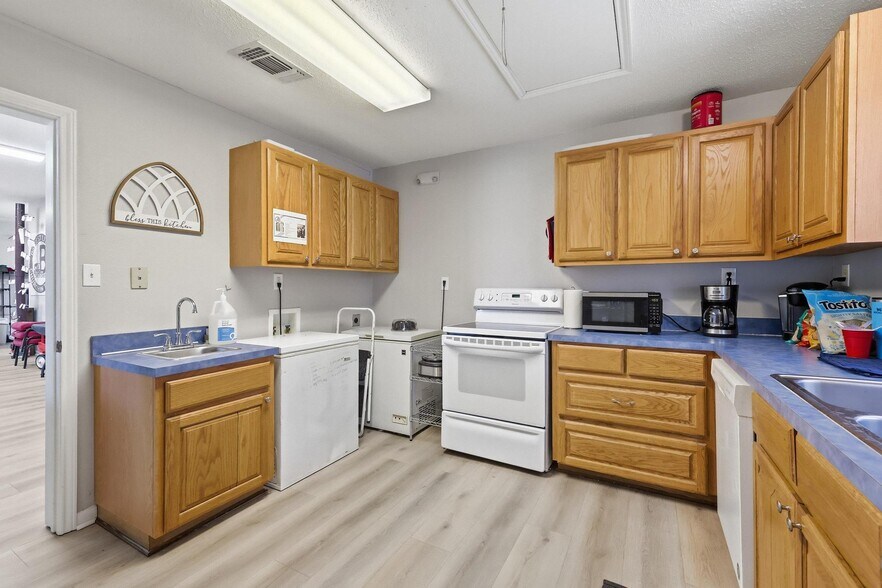 More Photos Of 11540 HWY 69, Whitewright Religious Facility For Sale
