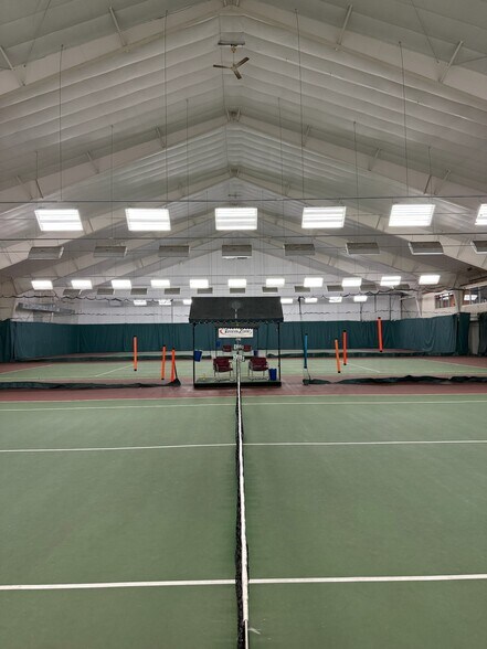 More Photos Of 451 California Rd, Quakertown Sports And Entertainment For Lease